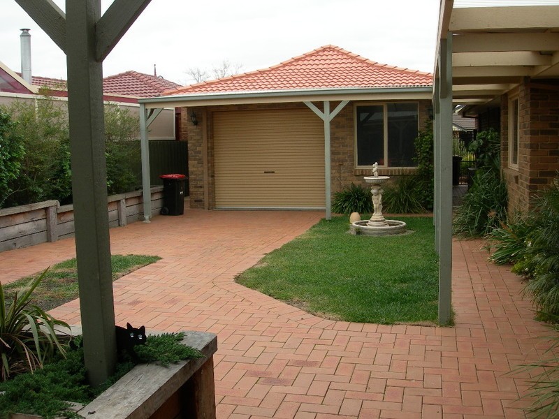 1 Johnbatman Drive, Melton VIC 3337