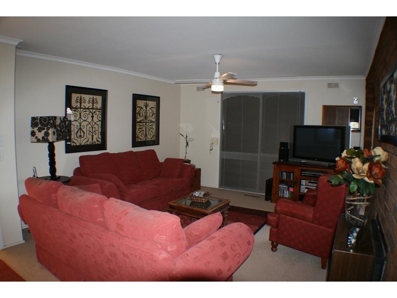 38 Andrew Street, Melton South VIC 3338