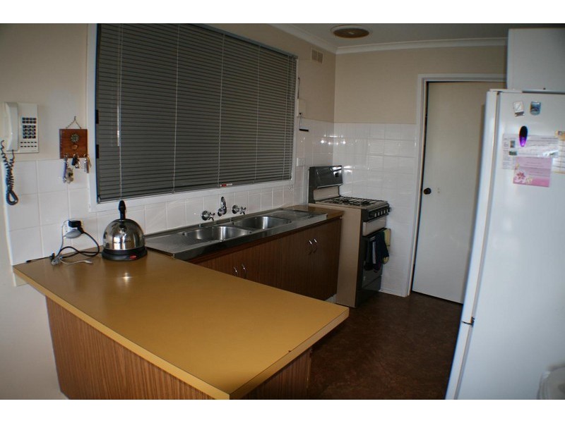 38 Andrew Street, Melton South VIC 3338