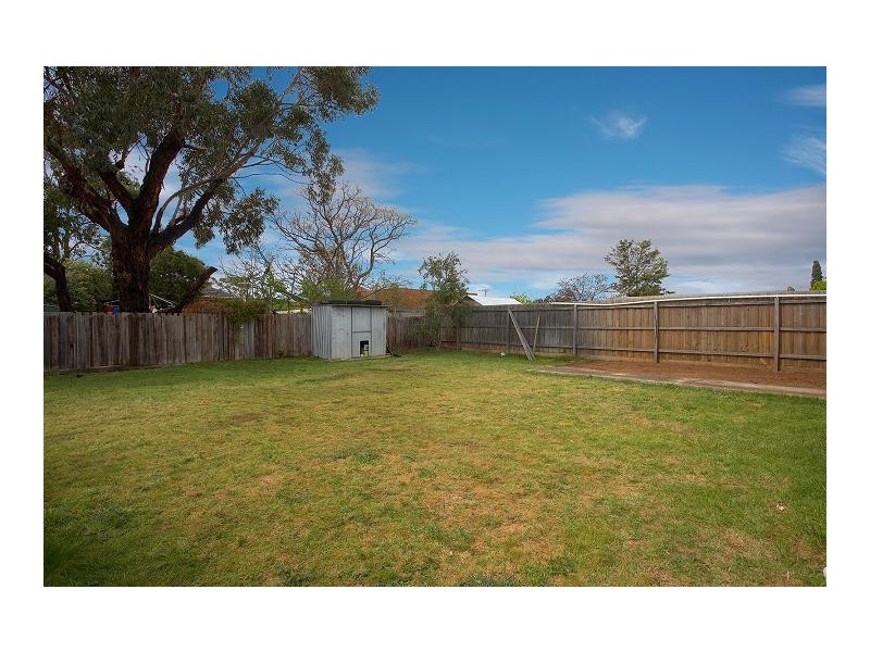 14 Mathews Street, Melton South VIC 3338