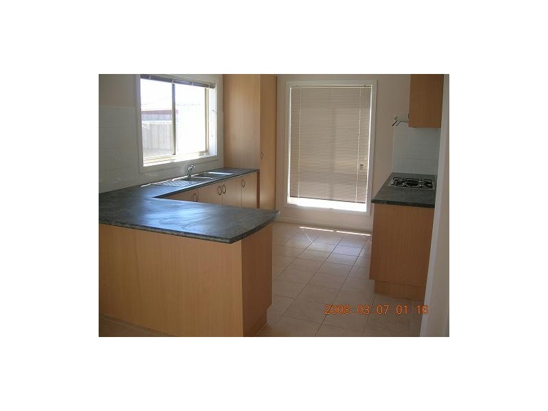 2/5 Lydeamore Street, Kurunjang VIC 3337