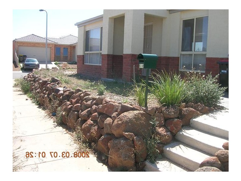 1/5 Lydeamore Place, Kurunjang VIC 3337