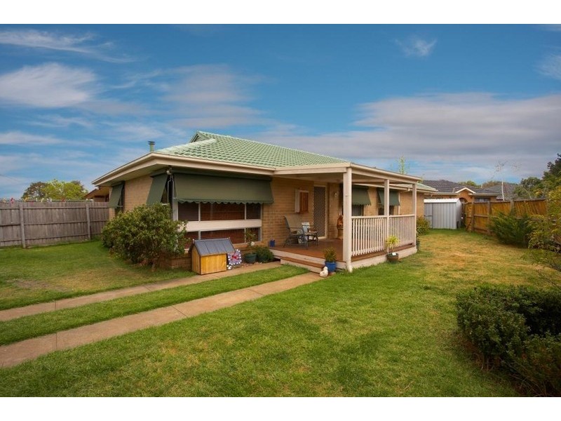 35 Rathdowne Circuit, Melton VIC 3337