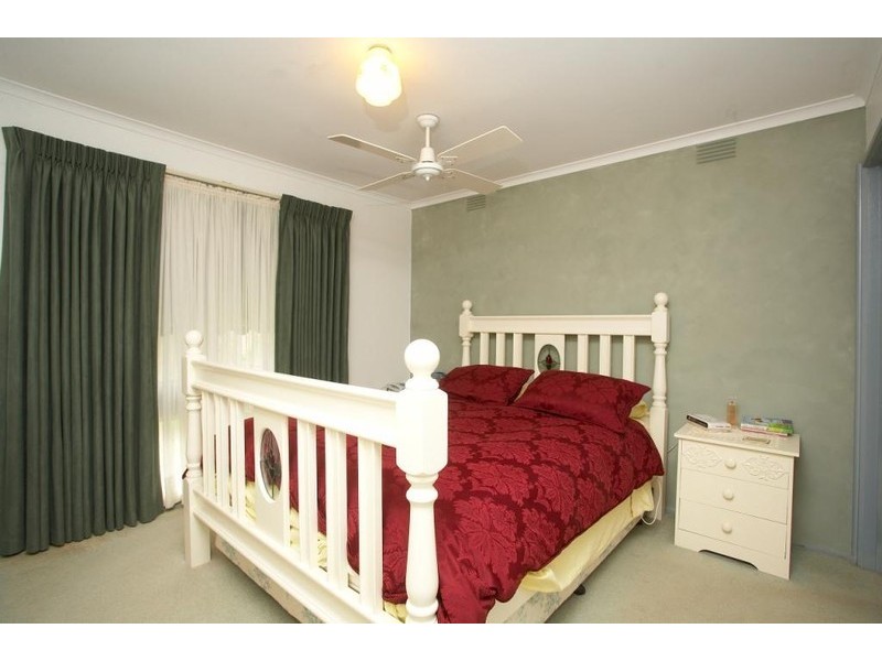 35 Rathdowne Circuit, Melton VIC 3337