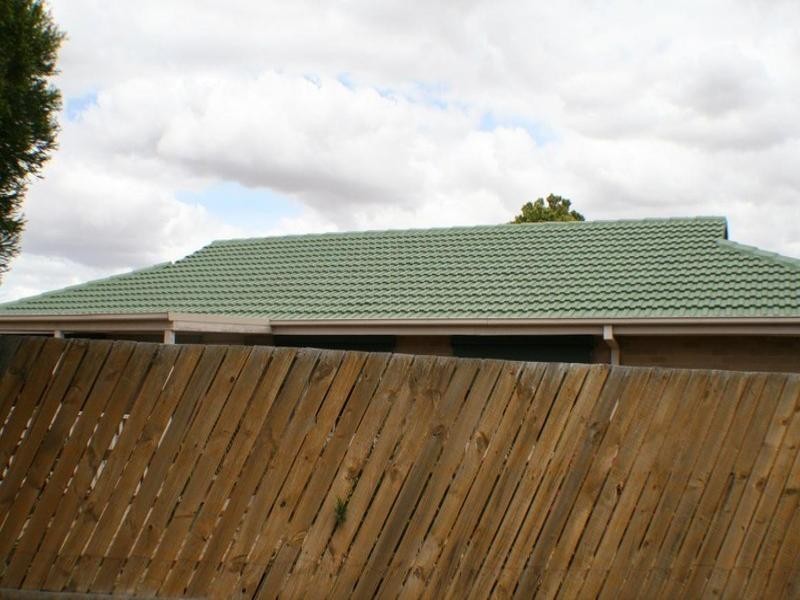 35 Rathdowne Circuit, Melton VIC 3337