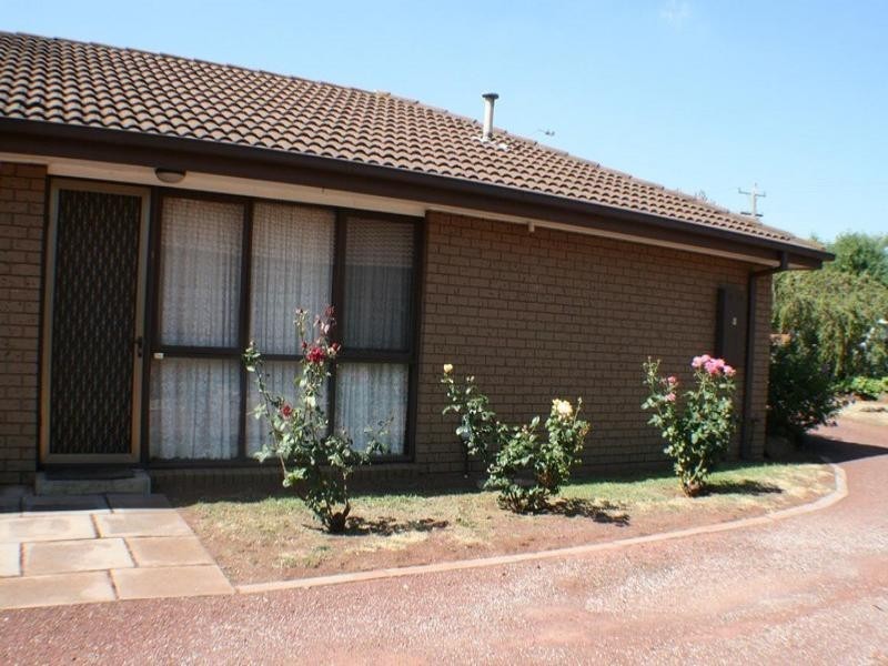 1/225 Station Road, Melton VIC 3337