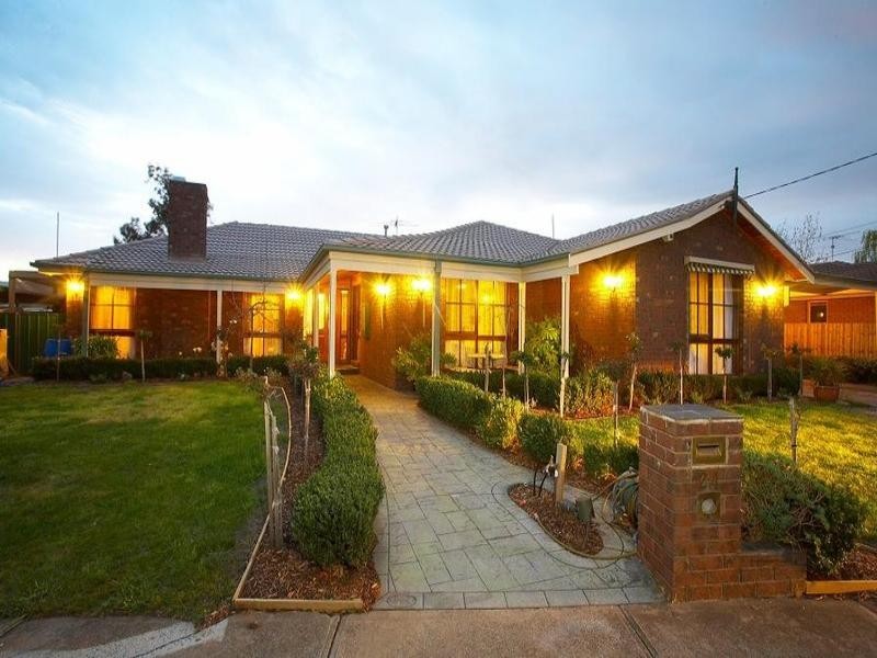 24 Carina Drive, Melton VIC 3337