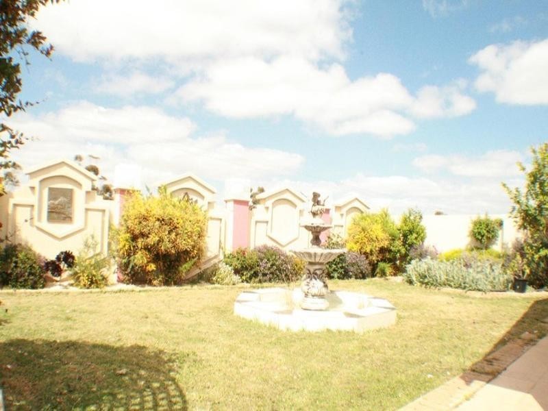 592 High Street, Melton VIC 3337