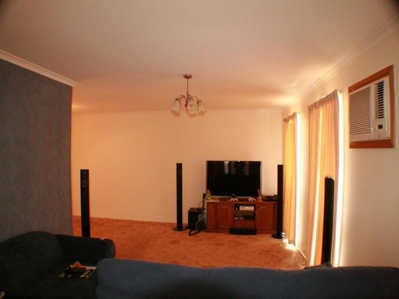 592 High Street, Melton VIC 3337