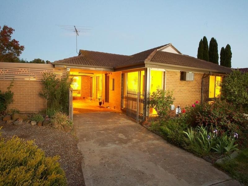 7 Olive Place, Melton West VIC 3337