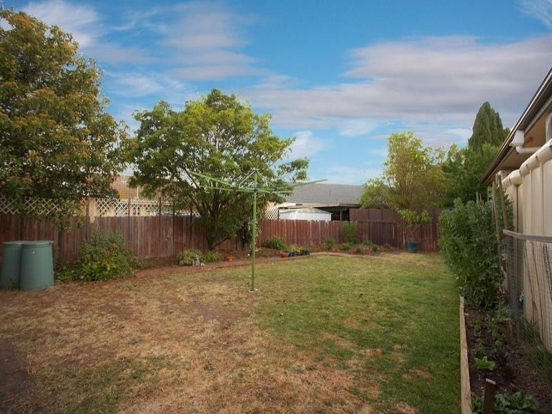 7 Olive Place, Melton West VIC 3337