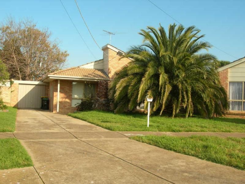 3-2/4 Talia Court, Melton VIC 3337