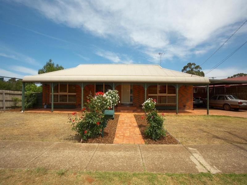 21 Wilson Road, Melton South VIC 3338