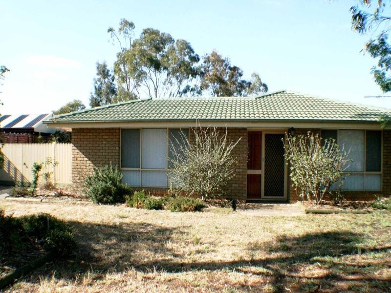 5 Christina Crescent, Kurunjang VIC 3337