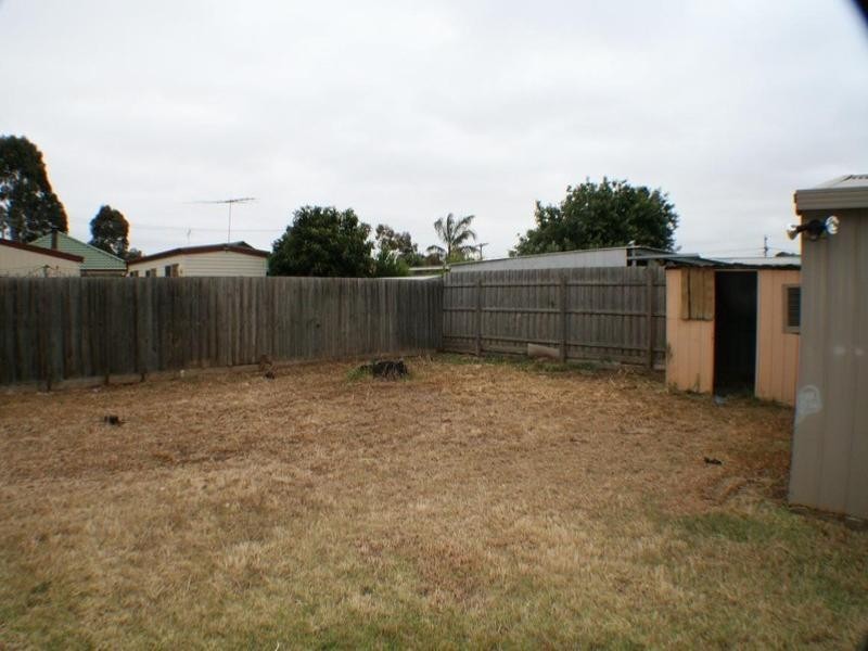 21 Clowes Street, Melton South VIC 3338