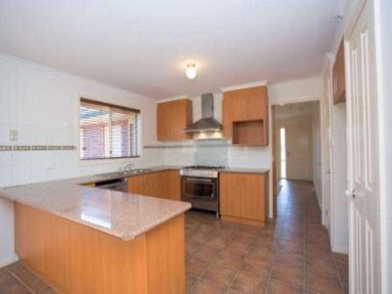 2 Joshua Place, Kurunjang VIC 3337