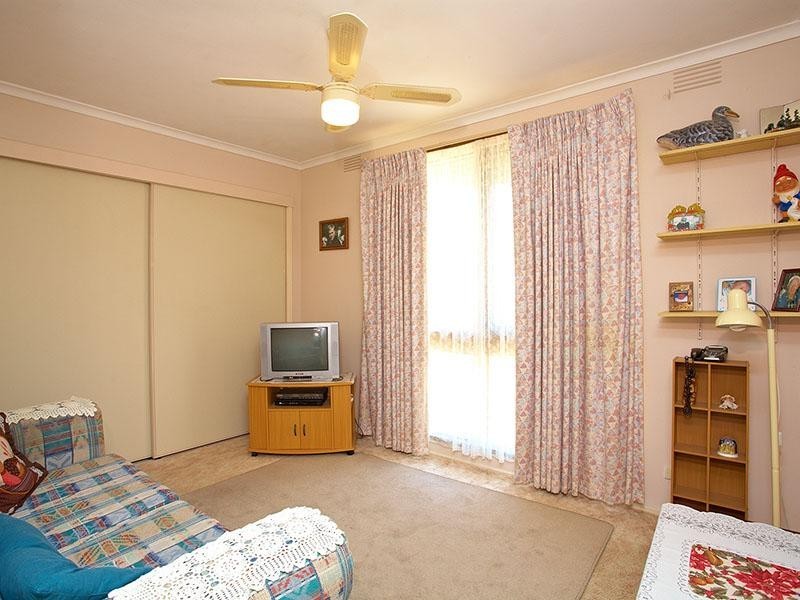 75 First Avenue, Melton South VIC 3338