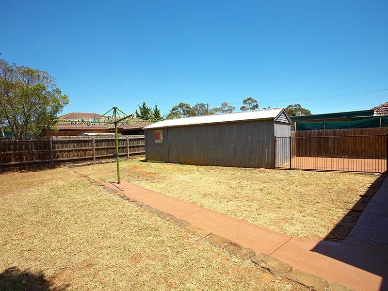 75 First Avenue, Melton South VIC 3338