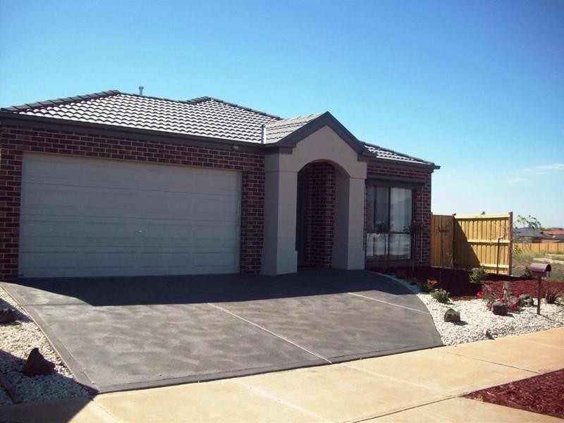 2 Stefan Terrace, Melton West VIC 3337