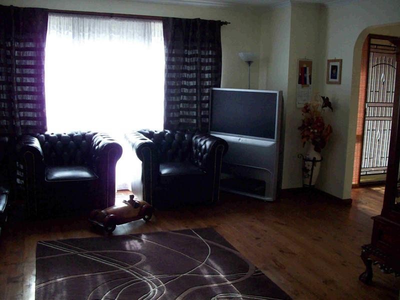 17 Tulloch Avenue, Melton West VIC 3337