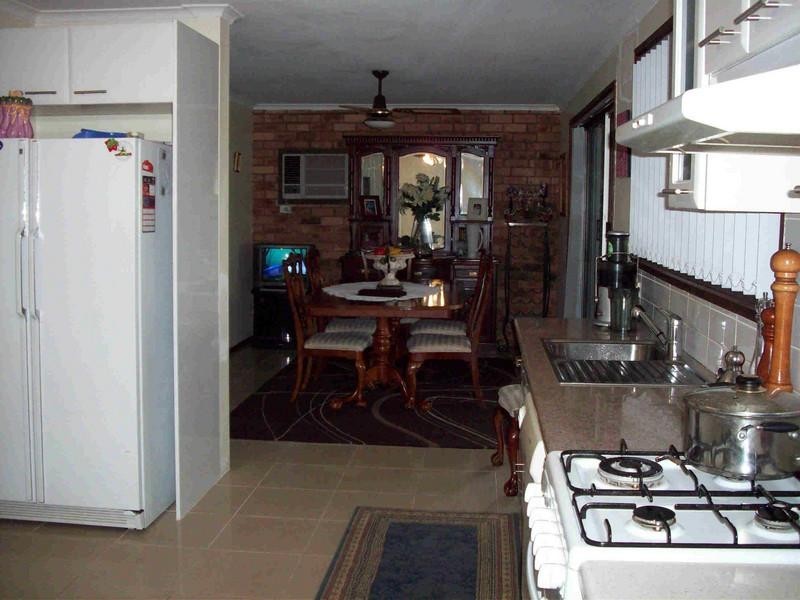 17 Tulloch Avenue, Melton West VIC 3337