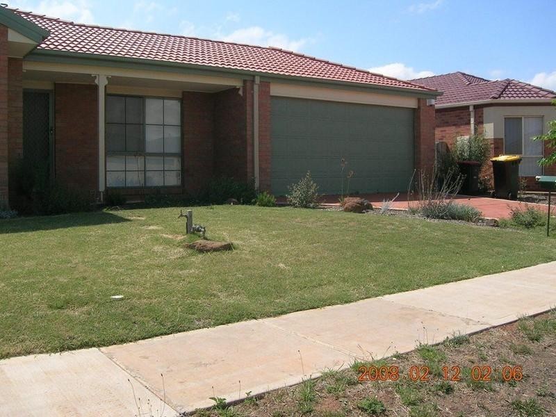 5 Davies Avenue, Melton VIC 3337