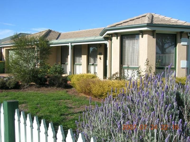 263 Centenary Avenue, Melton West VIC 3337