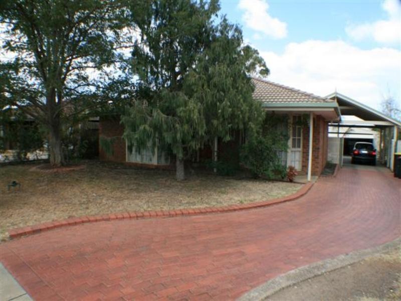 36 Cambrian Way, Melton West VIC 3337