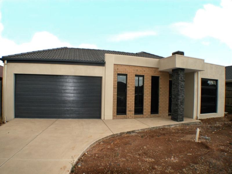 27 Kirkton Drive, Kurunjang VIC 3337