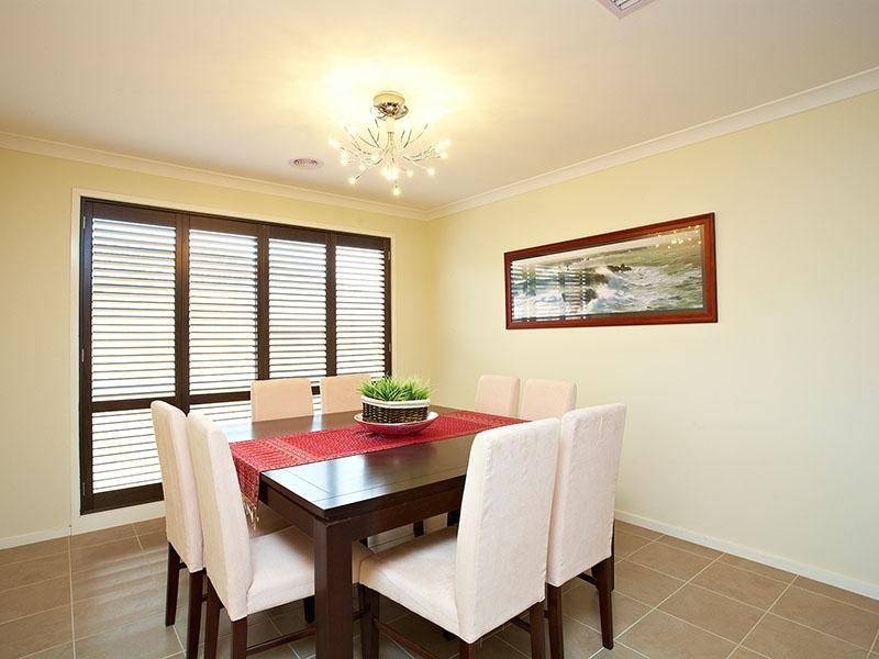 8 Statesmen Drive, Kurunjang VIC 3337
