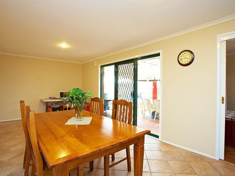 13 Strachan Place, Melton South VIC 3338