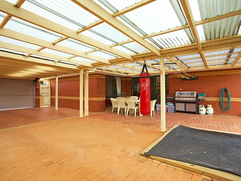 13 Strachan Place, Melton South VIC 3338