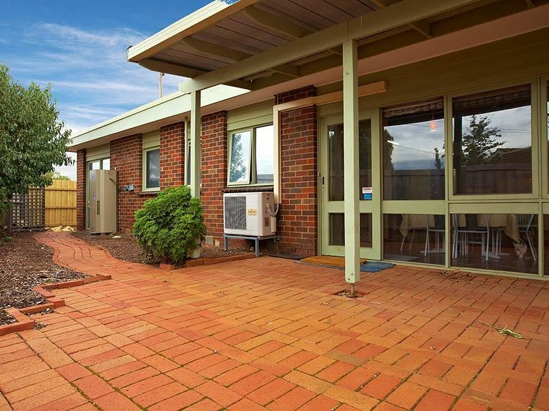 32 Mitchell Road, Melton South VIC 3338