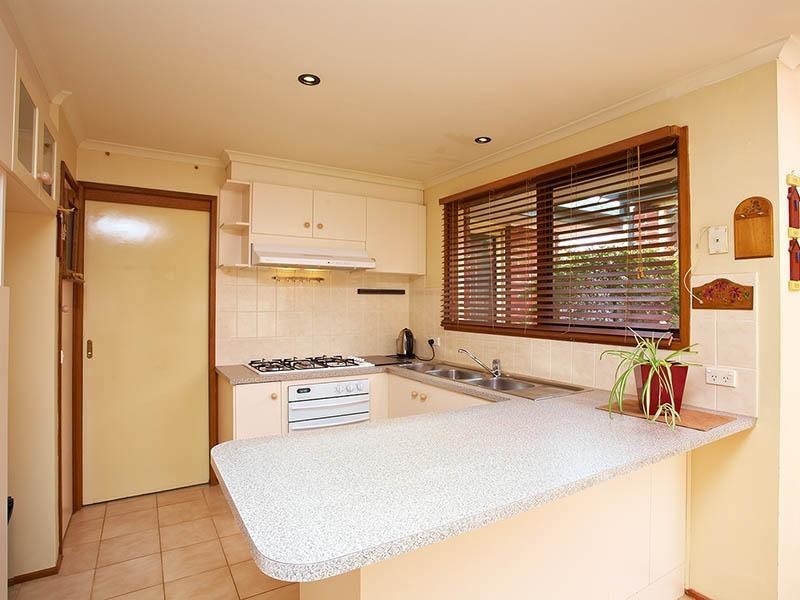 9 Walton Street, Melton South VIC 3338