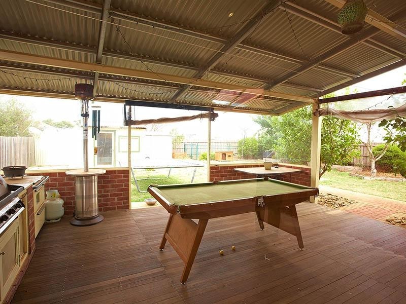 9 Walton Street, Melton South VIC 3338