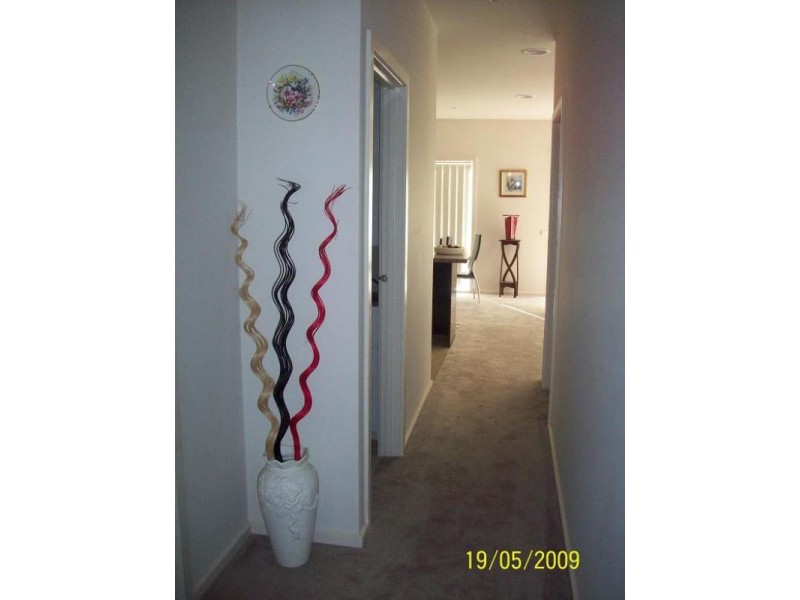 (Unit)/62 Andrew Street, Melton VIC 3337