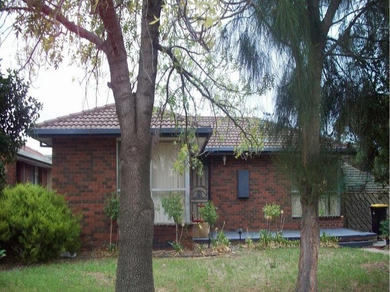 31 Andrew Street, Melton South VIC 3338