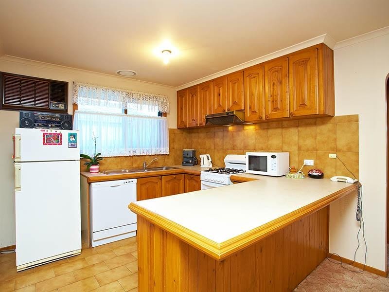 16 Nimmo Crescent, Kurunjang VIC 3337