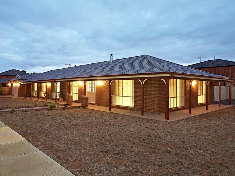 9 Stableford Chase, Melton VIC 3337