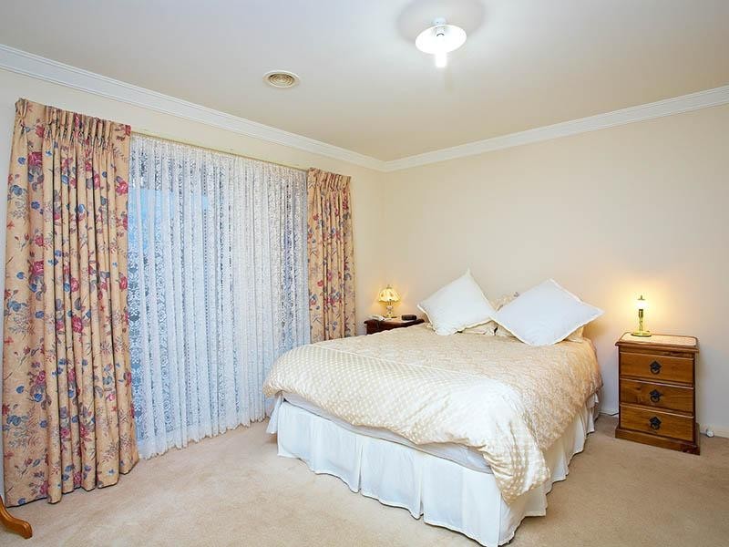 9 Stableford Chase, Melton VIC 3337