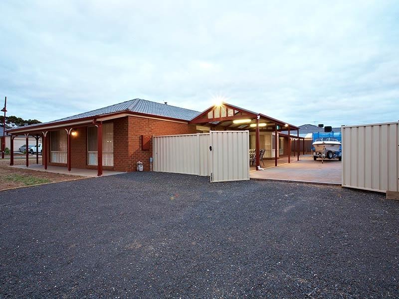 9 Stableford Chase, Melton VIC 3337