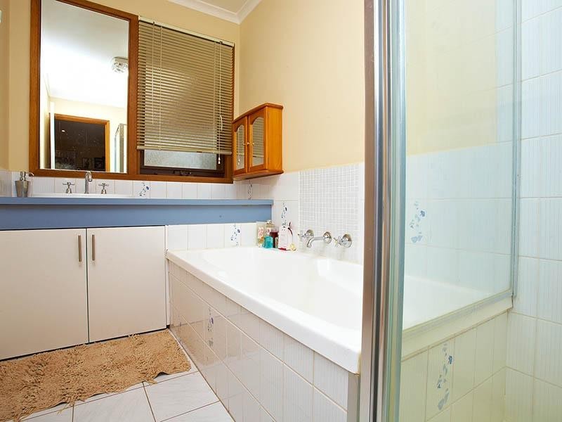 36 Hilton Way, Melton West VIC 3337