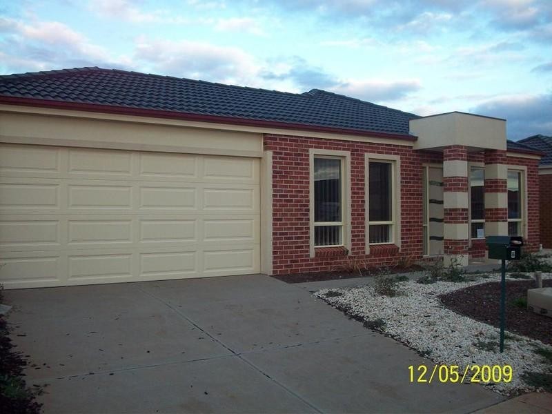 8 Light Fingers Street, Kurunjang VIC 3337