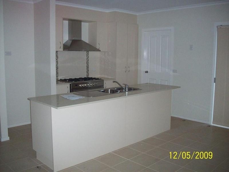 8 Light Fingers Street, Kurunjang VIC 3337