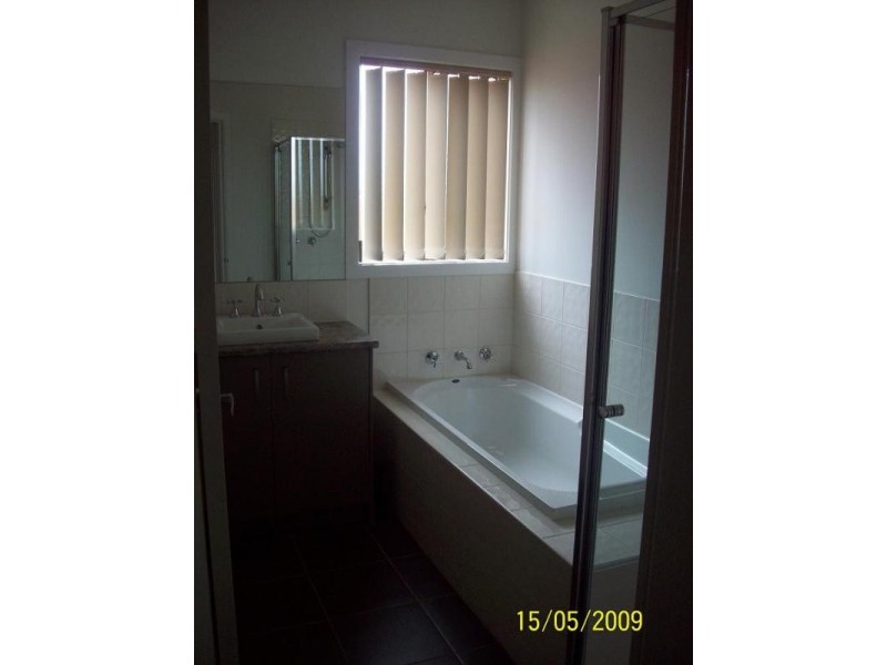 16 Lord Nolan Street, Kurunjang VIC 3337