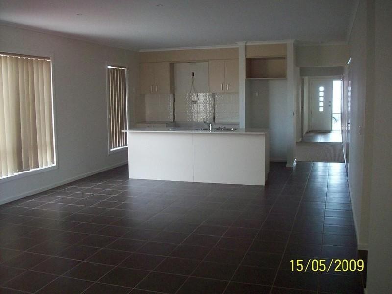 16 Lord Nolan Street, Kurunjang VIC 3337