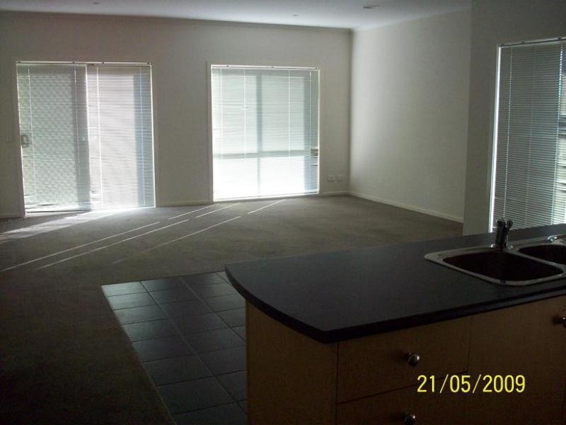 16 Lakewood Boulevard, Melton VIC 3337