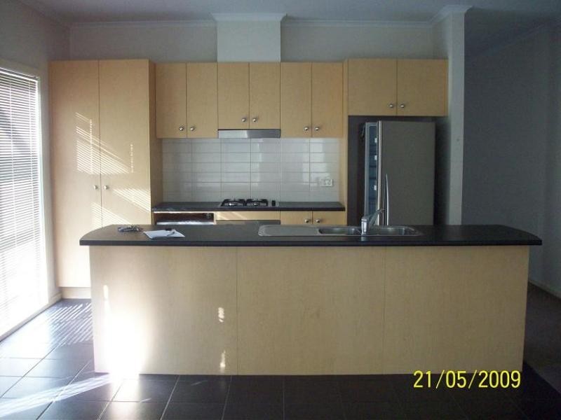 16 Lakewood Boulevard, Melton VIC 3337