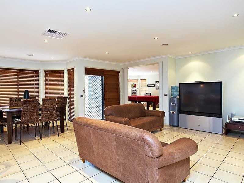 25 Hillsmeade Drive, Melton West VIC 3337