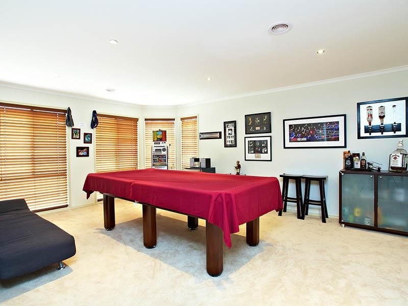 25 Hillsmeade Drive, Melton West VIC 3337